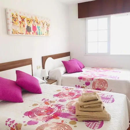 アパート Enjoy Sanxenxo,200m Playa, Balcon Vistas Cies, Piscina & Terraza Azotea,2 Plazas Garaje, 2 Banos, Muy Luminoso, Muy Tranquilo,muy Equipado, Centrico