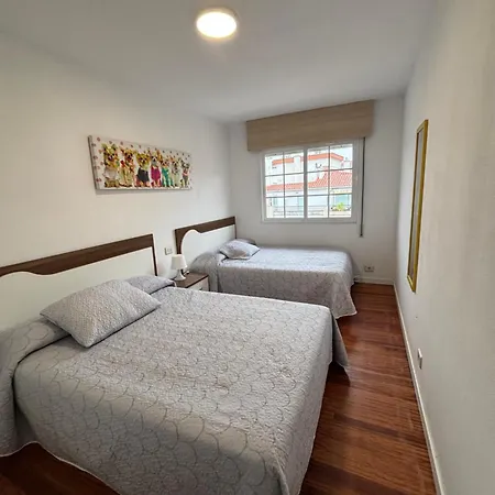 Seaside Retreat: Balcony Views, Rooftop Pool & Tranquility Sanxenxo